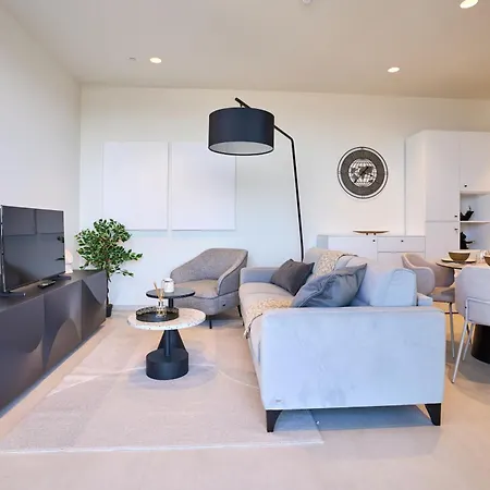 Lägenhet High-rise Elegance 18th Floor With Stunning Sea Views St. Julian's