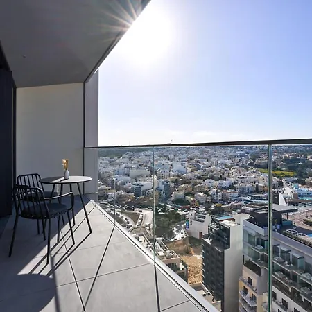 High-rise Elegance 18th Floor With Stunning Sea Views