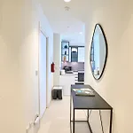 Διαμέρισμα High-rise Elegance With Sea Views