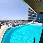 Διαμέρισμα High-rise Elegance With Sea Views *