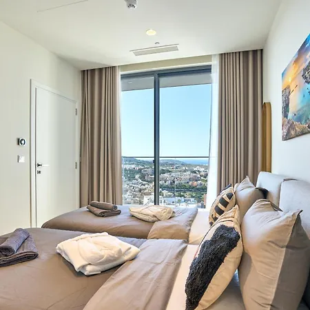 High-rise Elegance 18th Floor With Stunning Sea Views