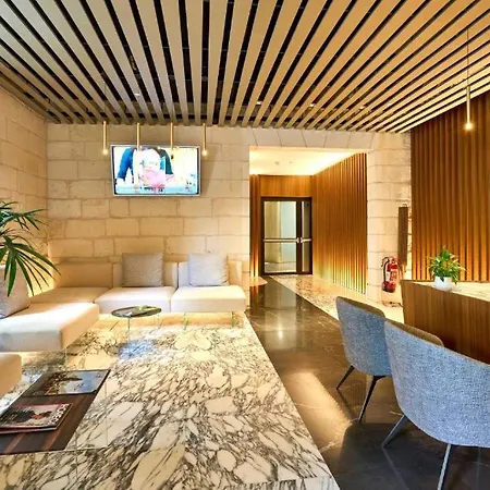 High-rise Elegance 18th Floor With Stunning Sea Views Apartment Saint Julian's