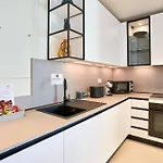 High-rise Elegance With Sea Views Lägenhet St. Julian's